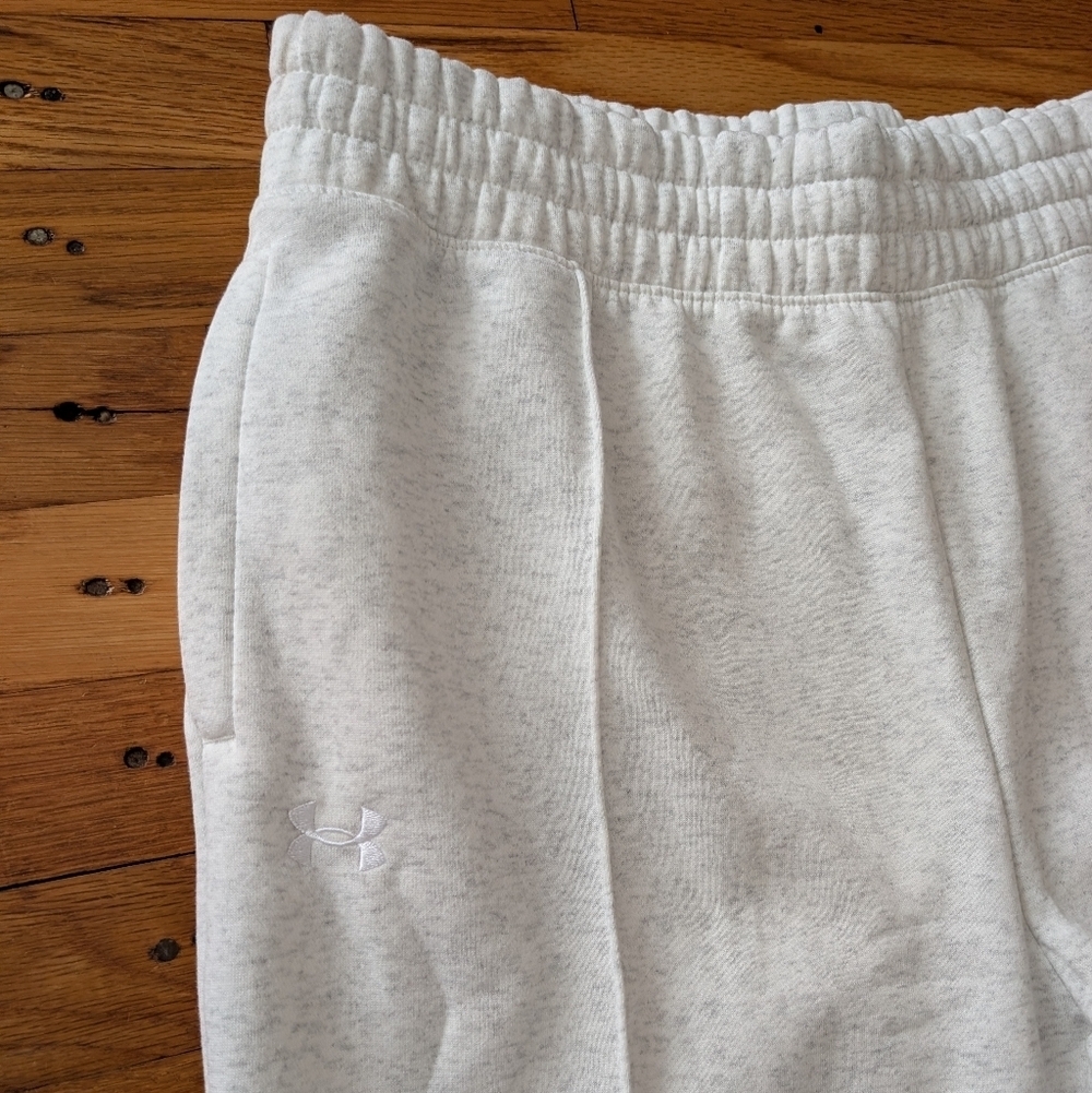 NWT Under Armour Loose Fit Light Gray Ankle Sweatpants - Picture 2 of 7